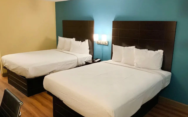 Days Inn by Wyndham Troy IL