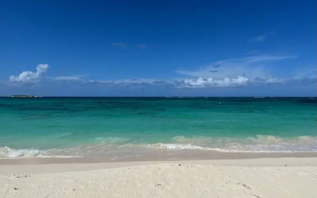 Tranquil Waters: Private Oceanfront Retreat