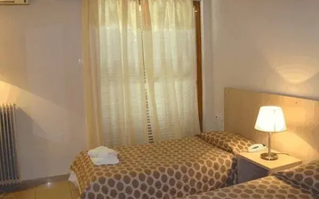 Hotel Letrina