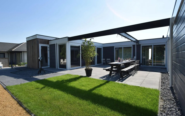 Classy Holiday Home in Sint Annaland with Garden, Barbecue