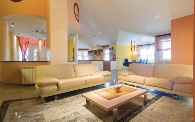 Stunning Home in Pula With Wifi and 4 Bedrooms