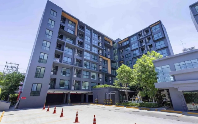 The Excel Groove Condo at Lasalle 52