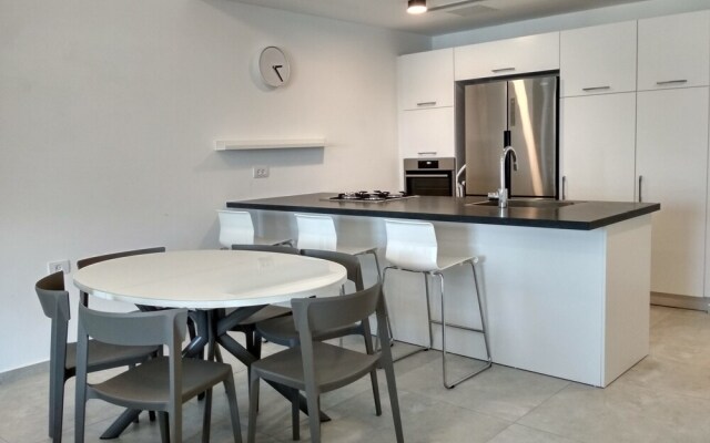 Bezalel High Class Deluxe Penthouse 4BR