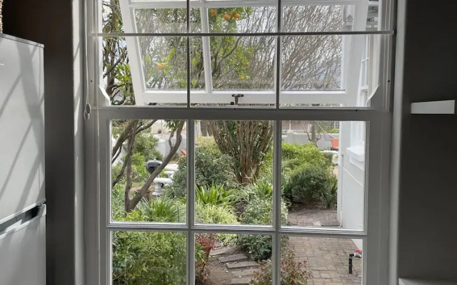 The Corner House L'A-nnexe