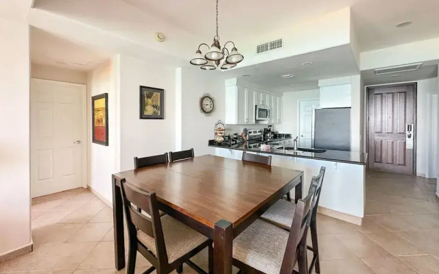 Beach Bliss Retreat 2BR Beachfront Condo