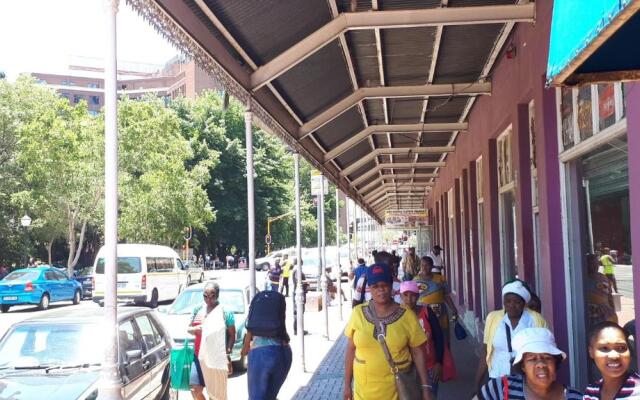 1403: Franklin Luxury Apartments