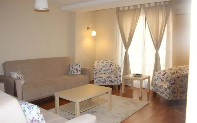 Kinzi House