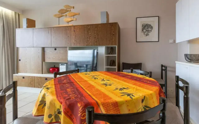 Apartment in Middelkerke Near Sandy Beach