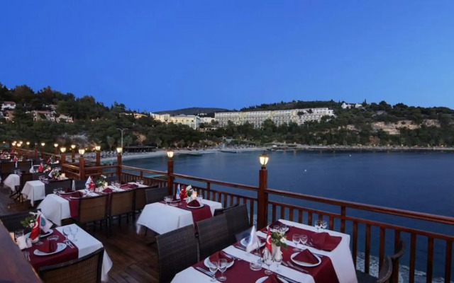 Pine Bay Holiday Resort