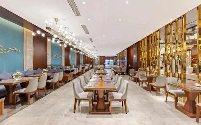 Andeli Hotel