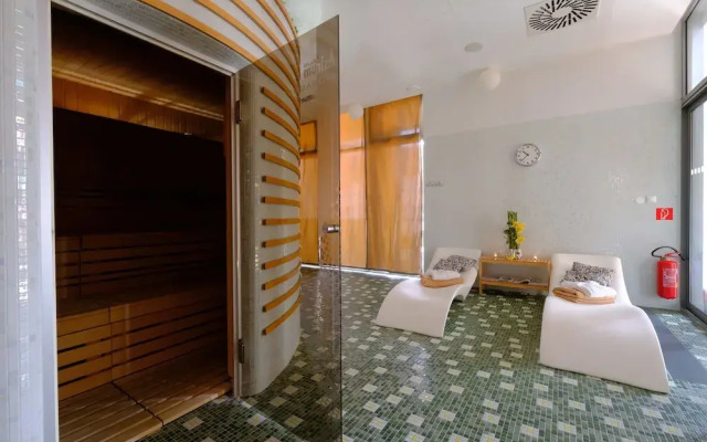Business Hotel Astrum Laus
