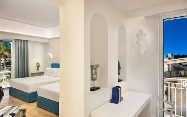 Pazziella Garden & Suites