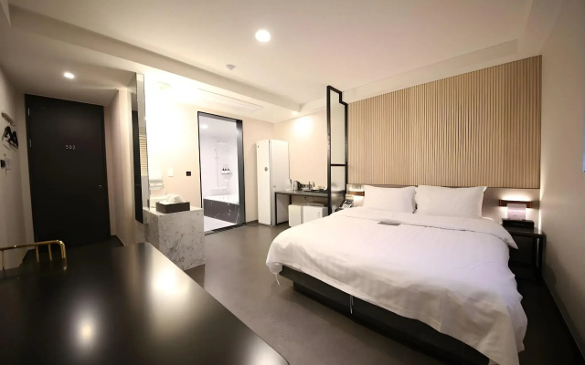 Hotel 24st Urban Brown Seosan Lake Park