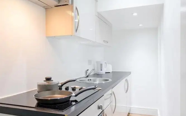 Bermondsey London, 3 People Apartment, Peaceful