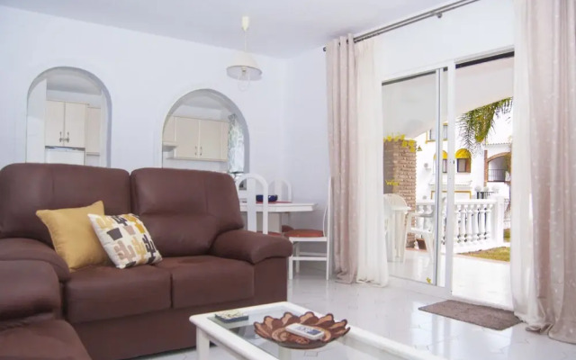 Spacious 2 Bed Apartment in Calahonda