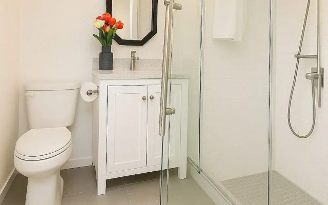 Luxury 180 degree Lake View