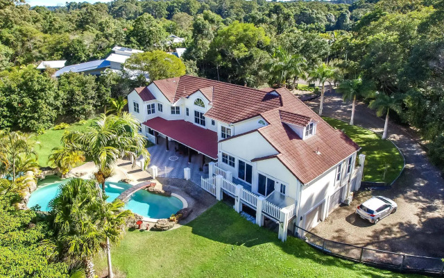 Kingfishers Manor @ Noosa
