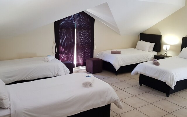 10 Mia Mia Self catering