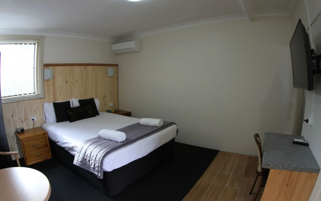 Sleepy Hill Motor Inn
