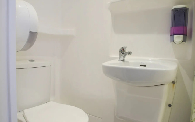 Smart Hyde Park Inn Hostel