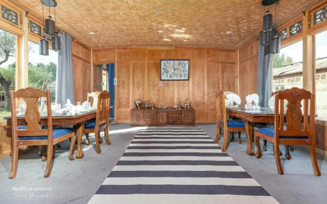Prince of Kashmir Luxury Houseboat