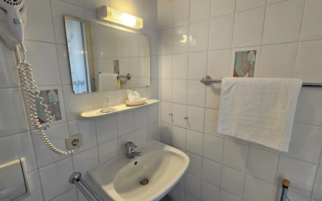 Pension Weiße Rose I Frühstück Parkplatz