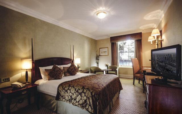 The Mitre Hotel Hampton Court