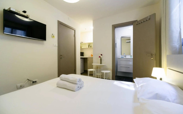 Dizengoff Inn