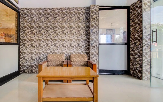 OYO Flagship 29595 Hotel Akash Executive