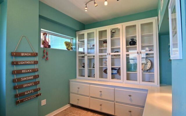 Cayman Escape 35 by RedAwning