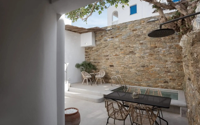 Porto Sereno Andros Suites