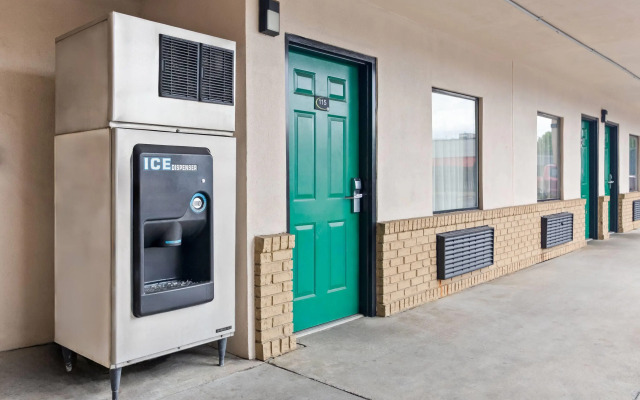 Super 8 by Wyndham Columbia
