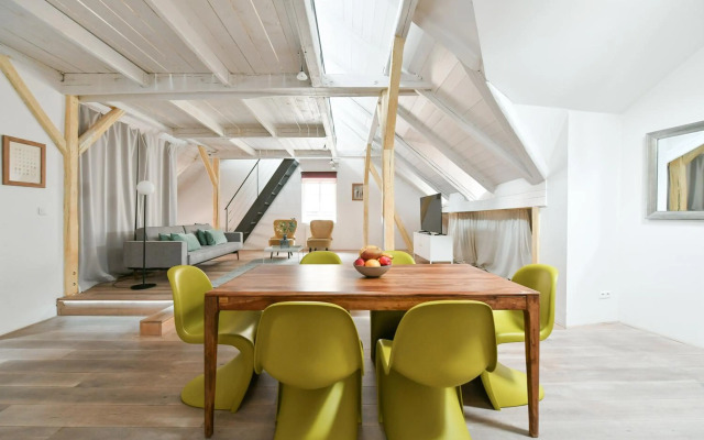 18Th Century Loft At Charles Bridge