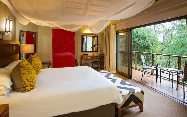 Victoria Falls Safari Suites