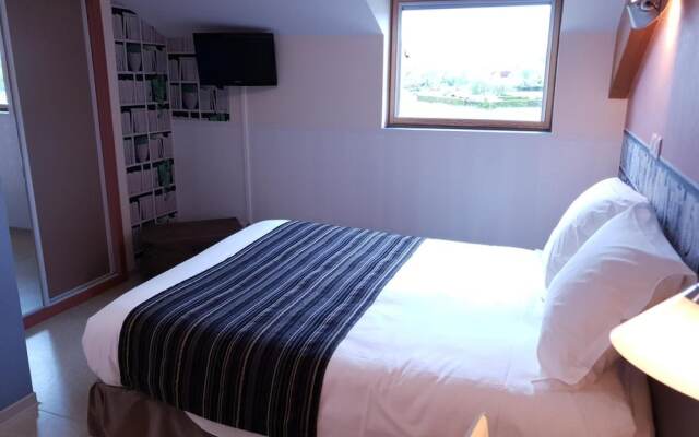 FASTHOTEL LE RALE DES GENETS - Un hôtel FH COLLECTION