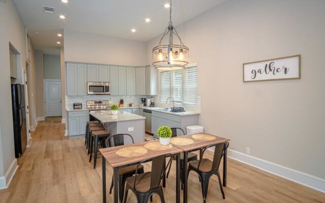 Brand New Remodeled 3br/2.5ba House Near Downtown