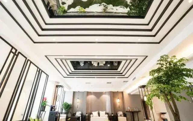 Yuntai Mountain Culture and Tourism College