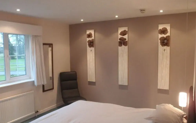 The Shaw Country Hotel