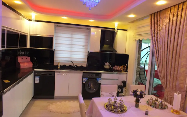 GoldenPark King Suites with Balcony & Sea view