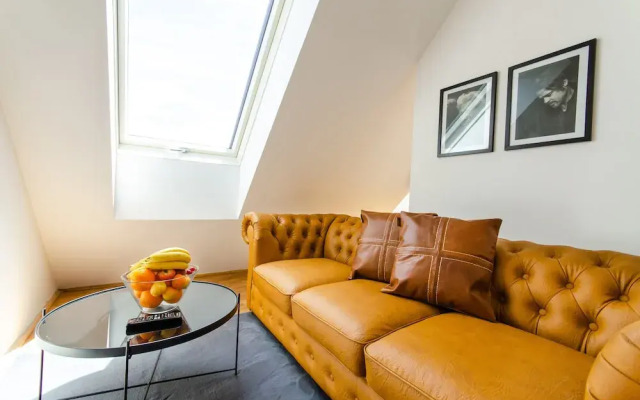 Grand Quarters City Residence