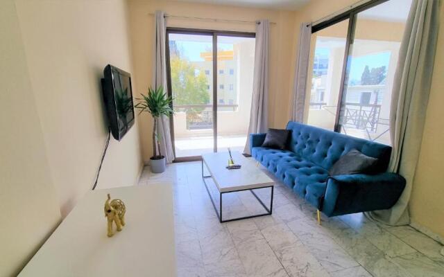 Comfy Rooms + Near SALT LAKE + 100MBit Internet + Shared Apartment