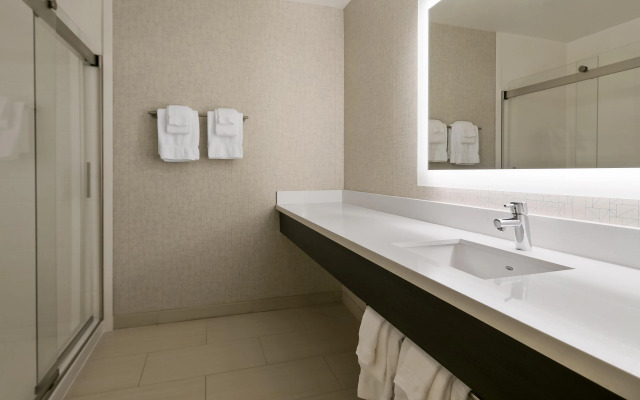 Holiday Inn Express & Suites Everett by IHG