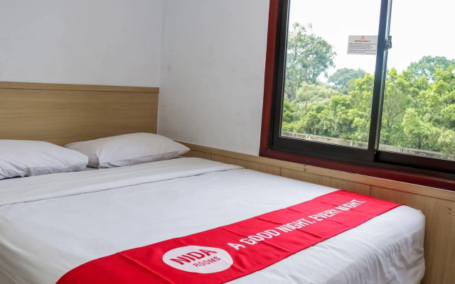 NIDA Rooms Bandung Paris Van Shopping