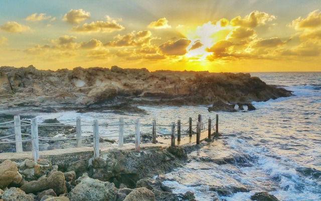 Cynthiana Beach Hotel