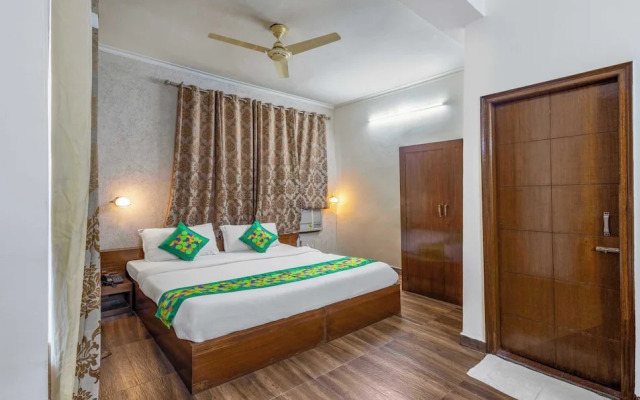 Hotel The Grand By OYO Rooms