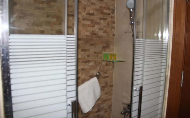 Saray Hotel