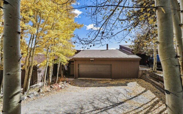 Snowflake Lookout 3 Bedroom Duplex by RedAwning