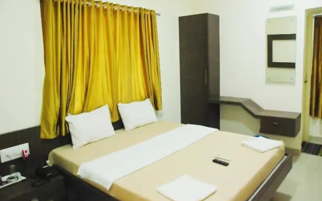 Hotel Pon Amutha