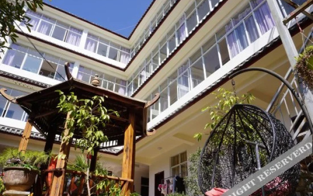 Frigga café snow mountain view Hotel