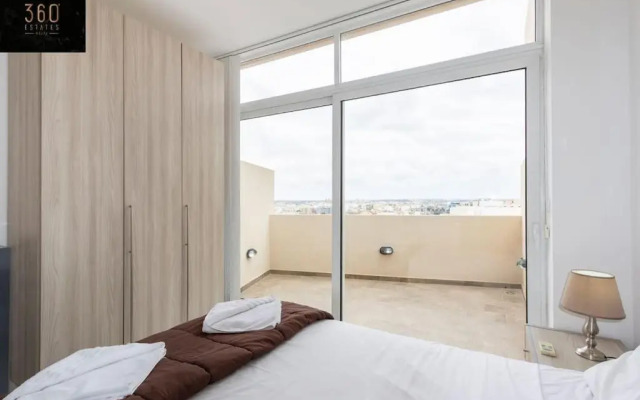 Spacious, 1BR duplex off UNI/Hospital with WIFI by 360 Estates